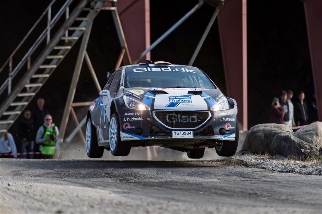 Kenneth Madsen og Mette Felthaus tog en andenplads i deres trofaste Peugeot 208 Turbo 16.
(Foto: Jokum Tord Larsen)